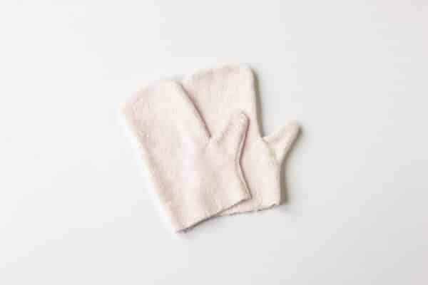 Young Woofians Eco Friendly Reversible Wash Mitts - White -1